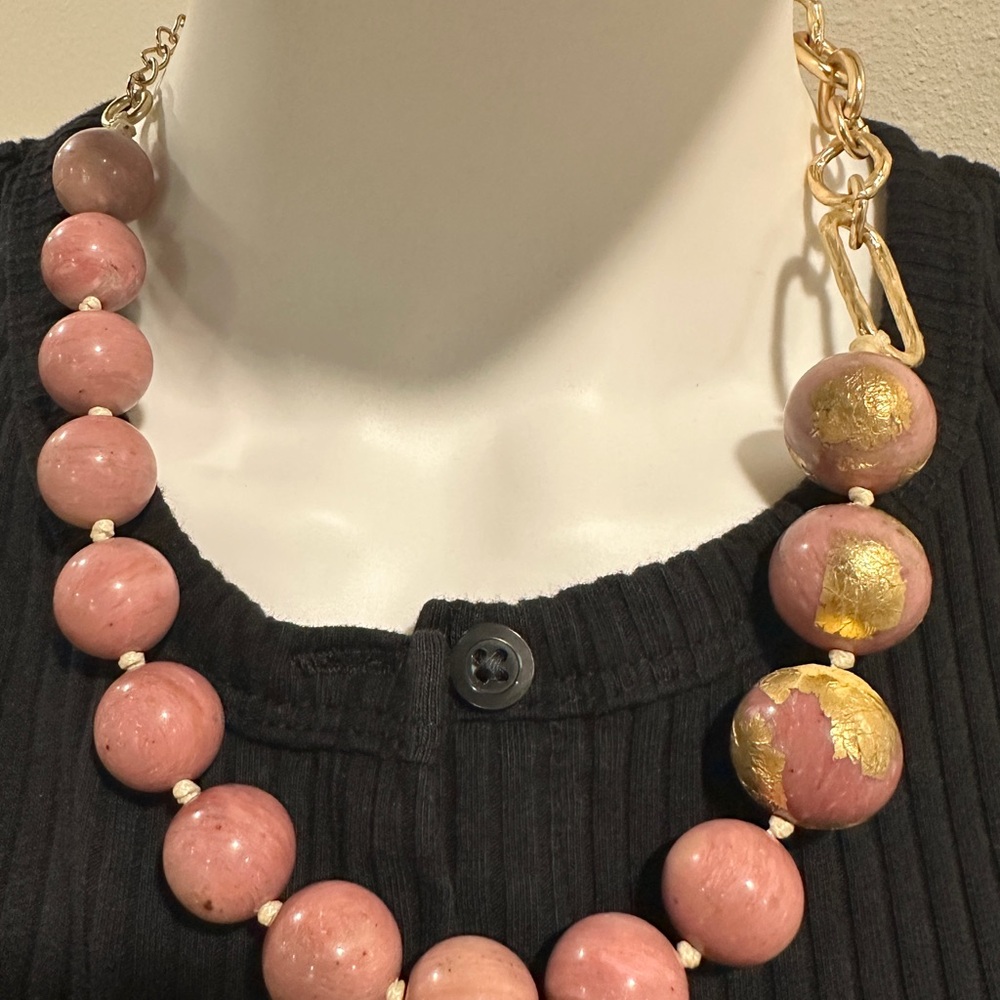 CHICO'S Bold Pink Gold Foil Chunky Beaded Statement Necklace Adjustable Chain
